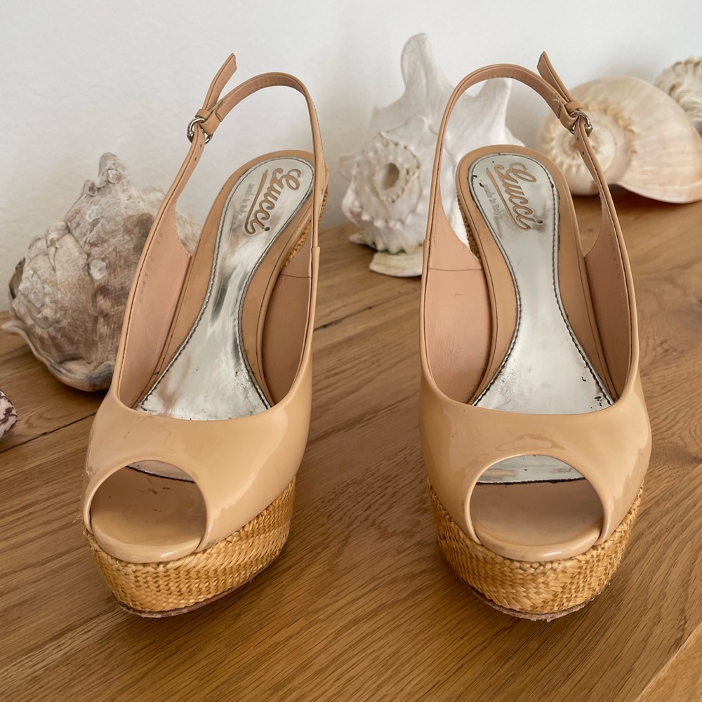 Gucci Patent Leather Wedge Shoes size 39 in Sable Color 258355